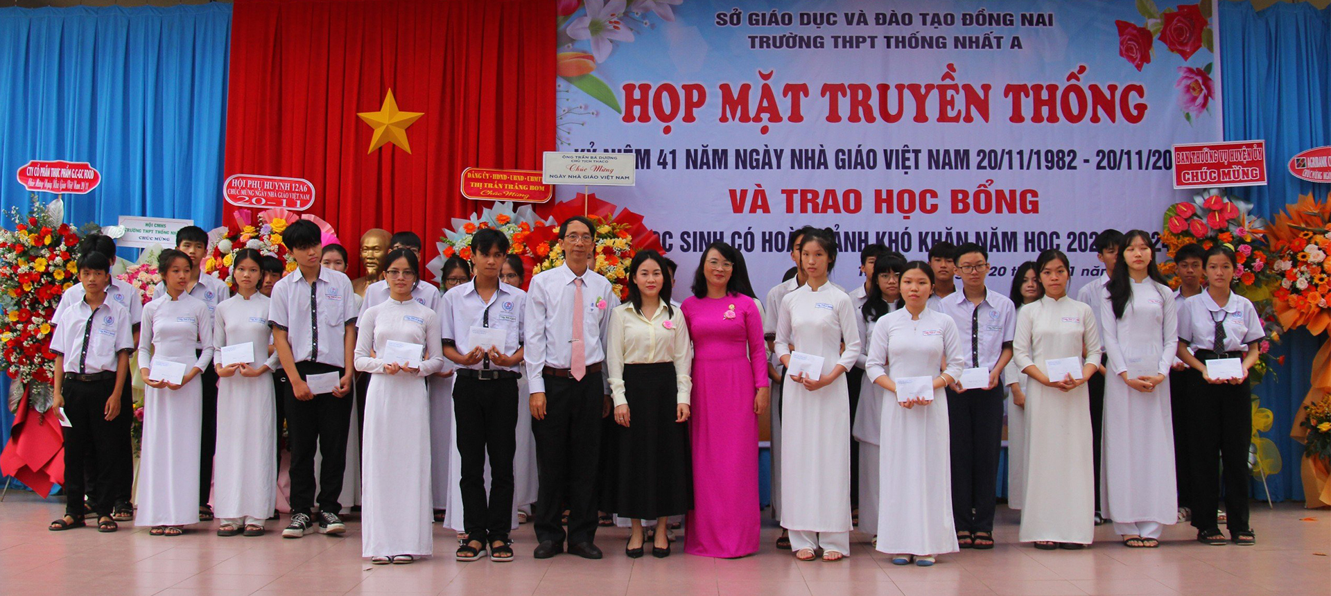THACO grants 20 scholarships to disadvantaged students in Dong Nai province