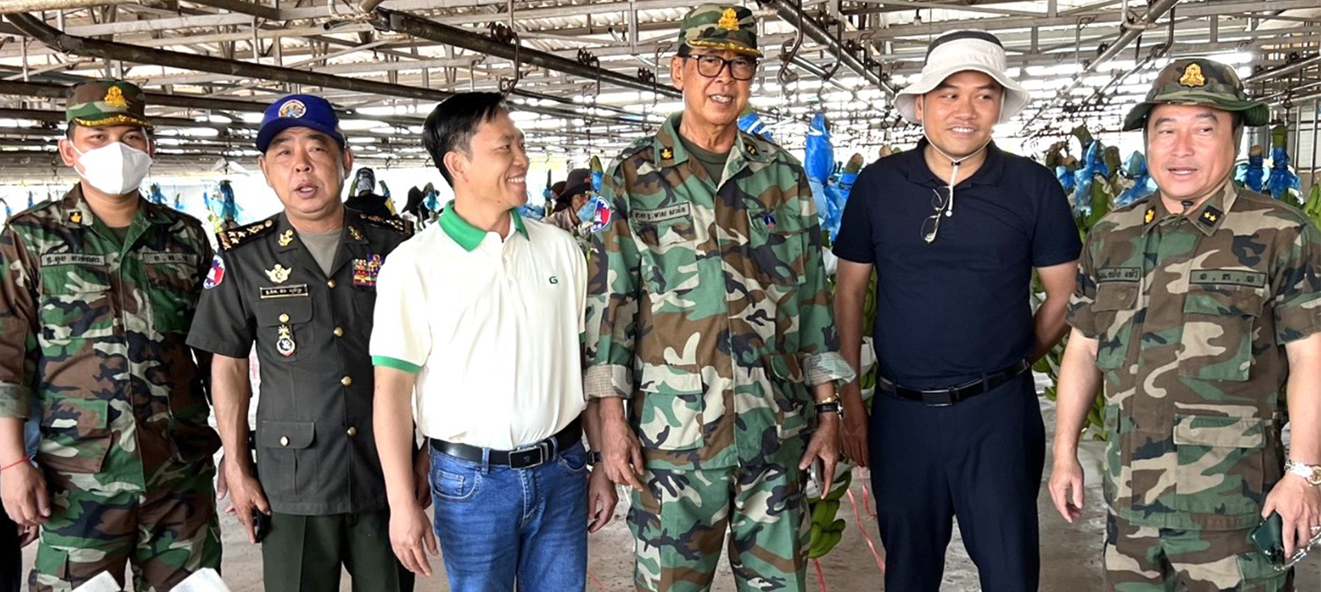 THACO AGRI: General Director of the Cambodian Defence Ministry's Defence Services visits Koun Mom Complex
